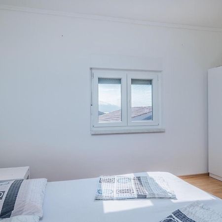 Nice Apartment In Stara Baska 1 With Wifi Екстериор снимка