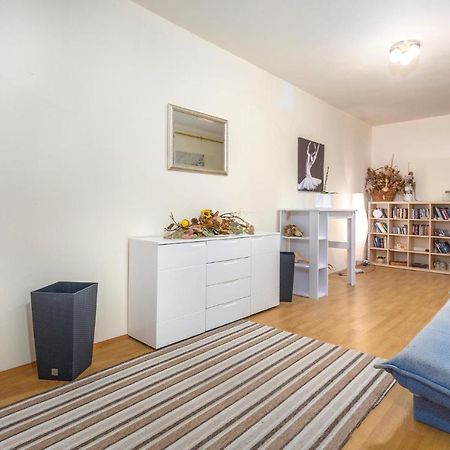 Nice Apartment In Stara Baska 1 With Wifi Екстериор снимка